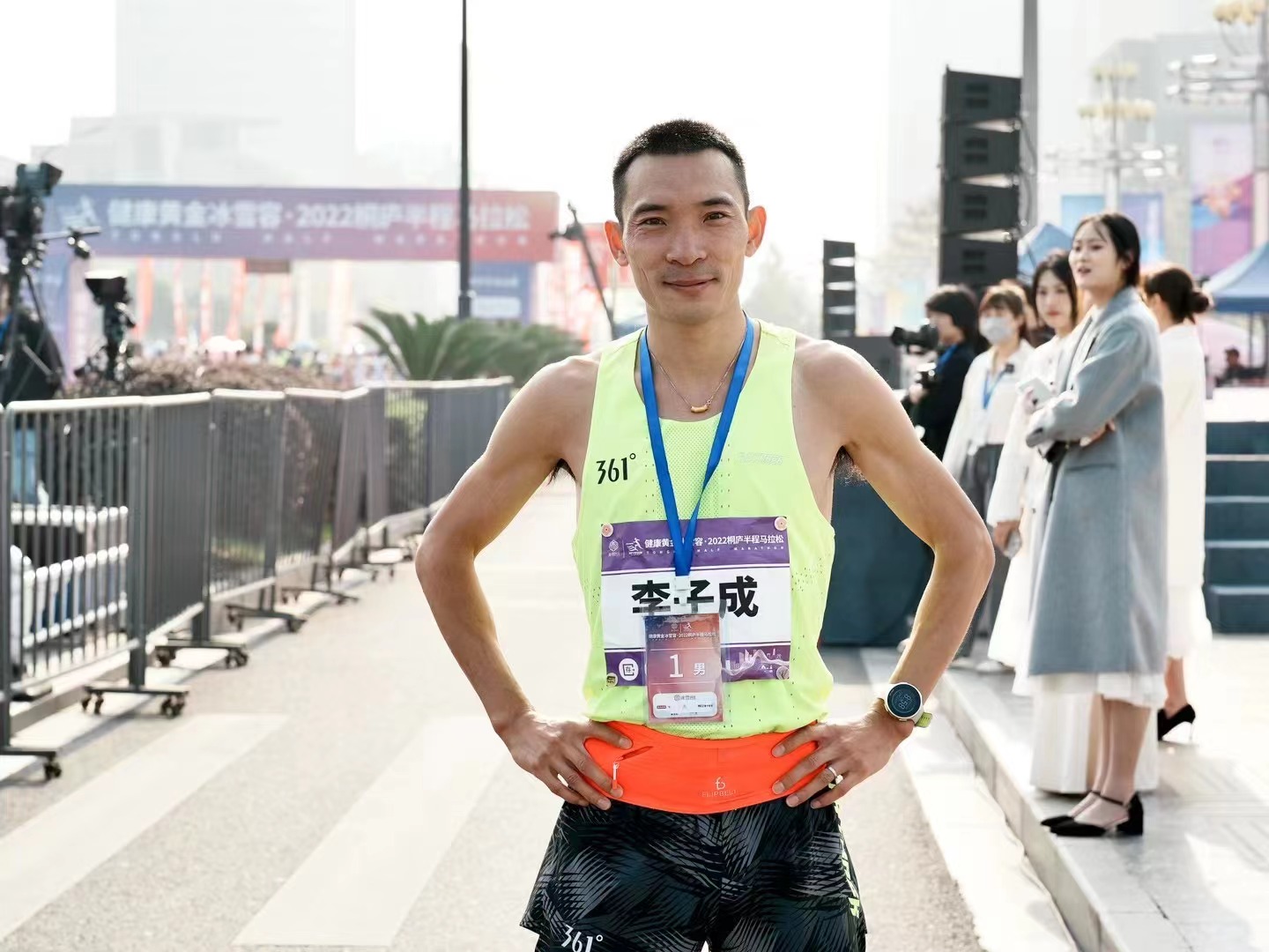 ����ȫ���o������f�\�ӆT���ӳ�ͩ�]���R�Z��