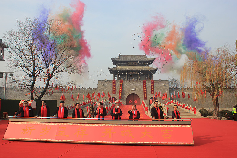 ���M��!�_���f�ų�Ԫ���e�С��_���T��ӭ�´������